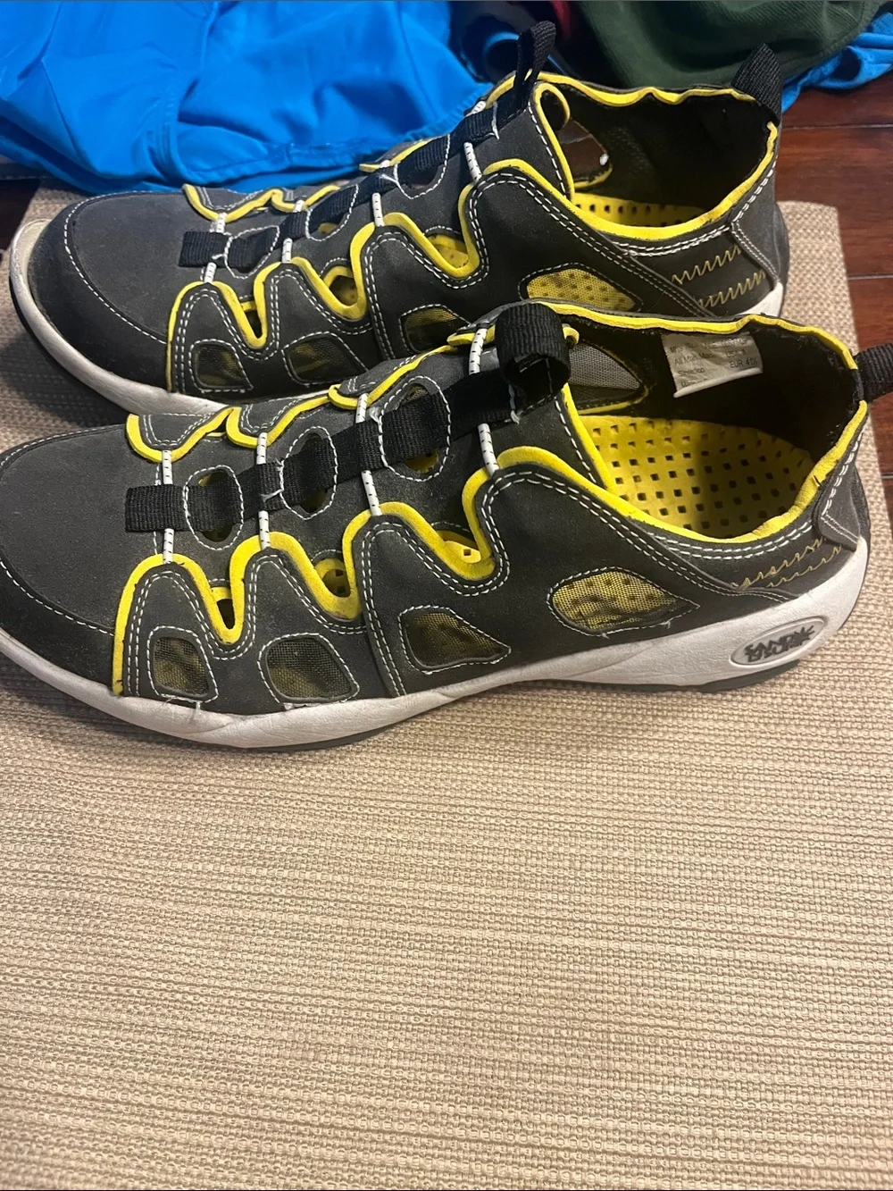 #86. Men's Grey and Yellow Boat Shoes Slip-On Casual Sneakers jet ski size 8
